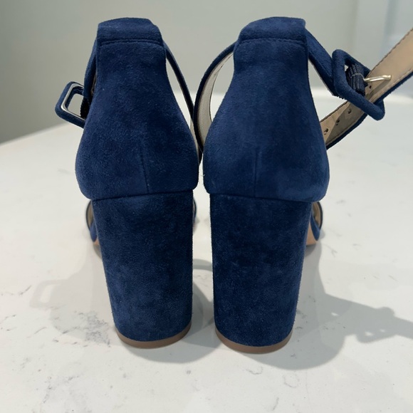 Elegant Blue Suede Block Heel Sandals - Picture 2 of 4